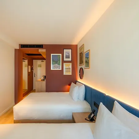 Hampton By Hilton Airport Otel