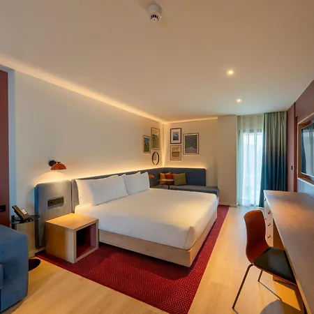 Hampton By Hilton Airport Otel