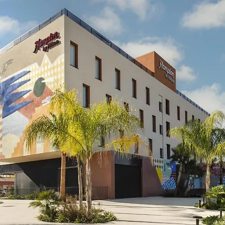 Hampton By Hilton Airport