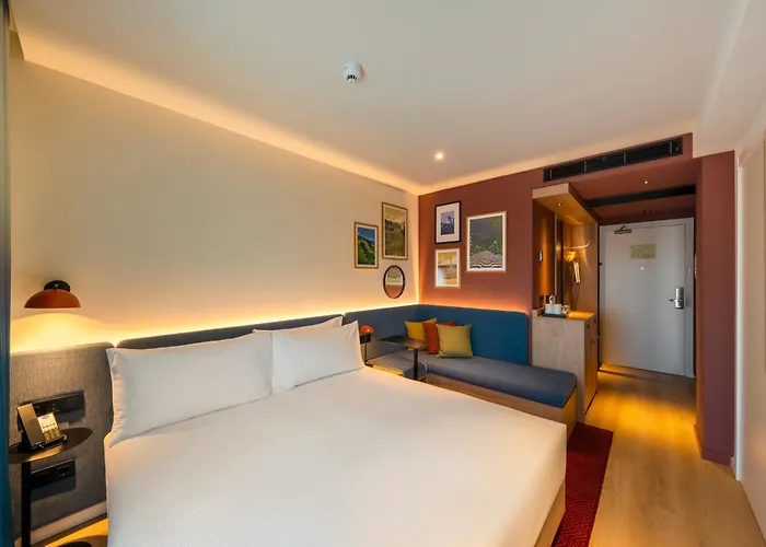 Hampton By Hilton Airport ホテル 3*