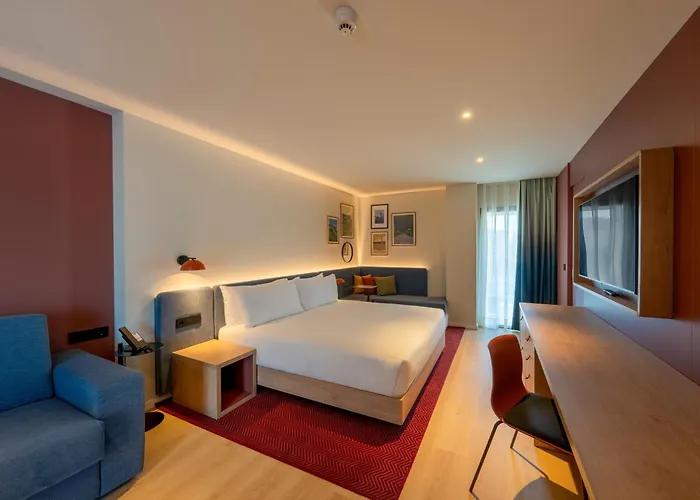 Hampton By Hilton Airport ホテル
