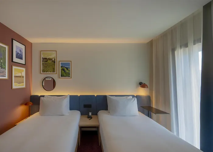 Hampton By Hilton Airport