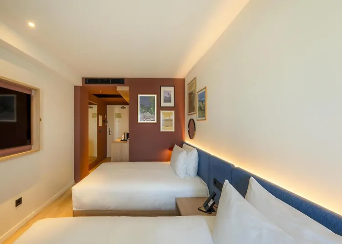 Hampton By Hilton Airport ホテル