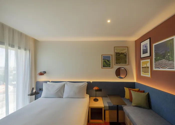ホテル Hampton By Hilton Airport