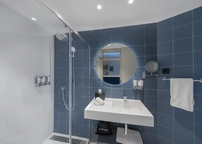 Hampton By Hilton Airport