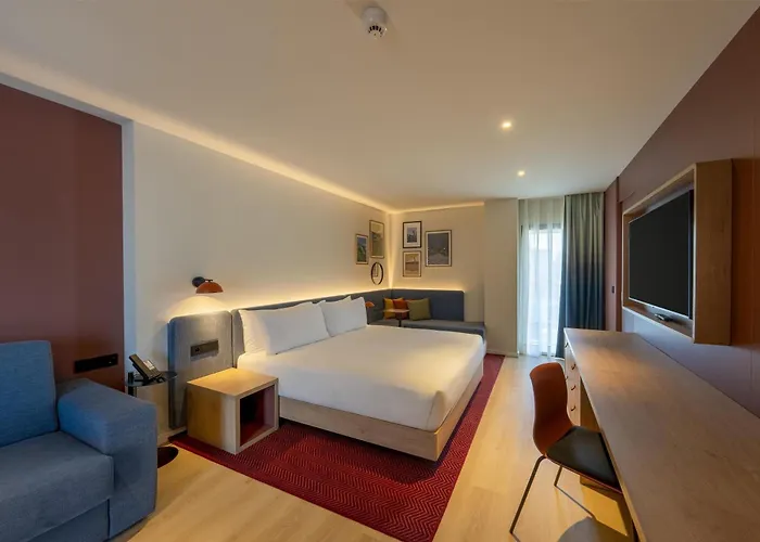 Hampton By Hilton Airport